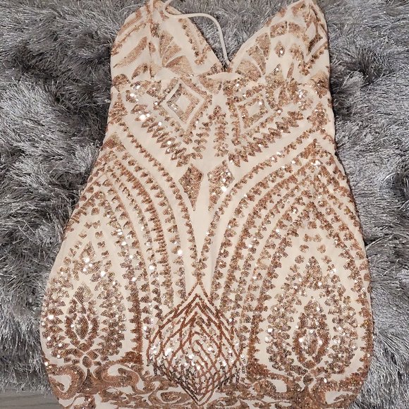 PRICE DROP! Fashion Nova Remix Rose Gold Sequin Dress Sz L - Picture 4 of 11